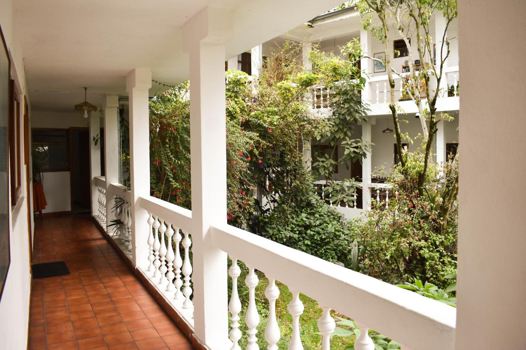 Aparthotel Otorongo Ecuador 2*